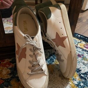 MIIM California Tennis Shoes Size 9
